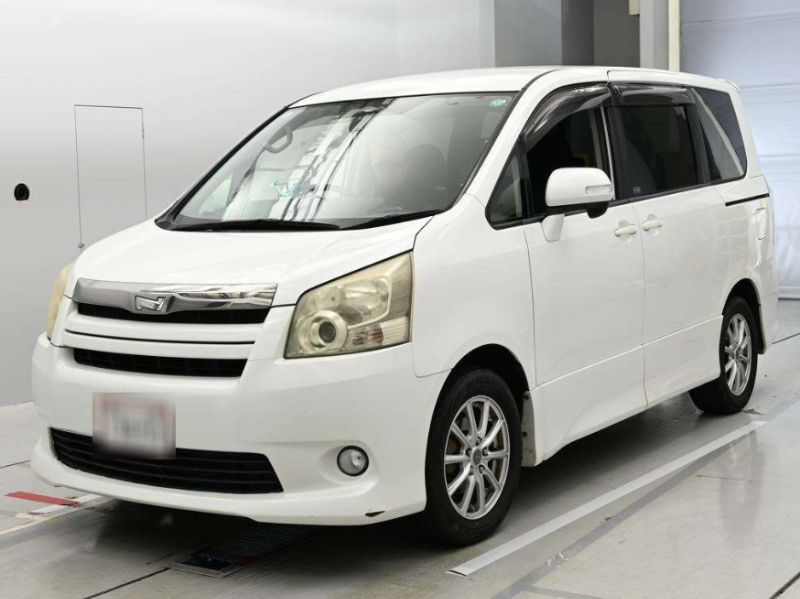  31040 TOYOTA NOAH  2009  