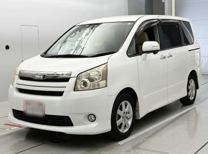  31040  TOYOTA NOAH  2009 