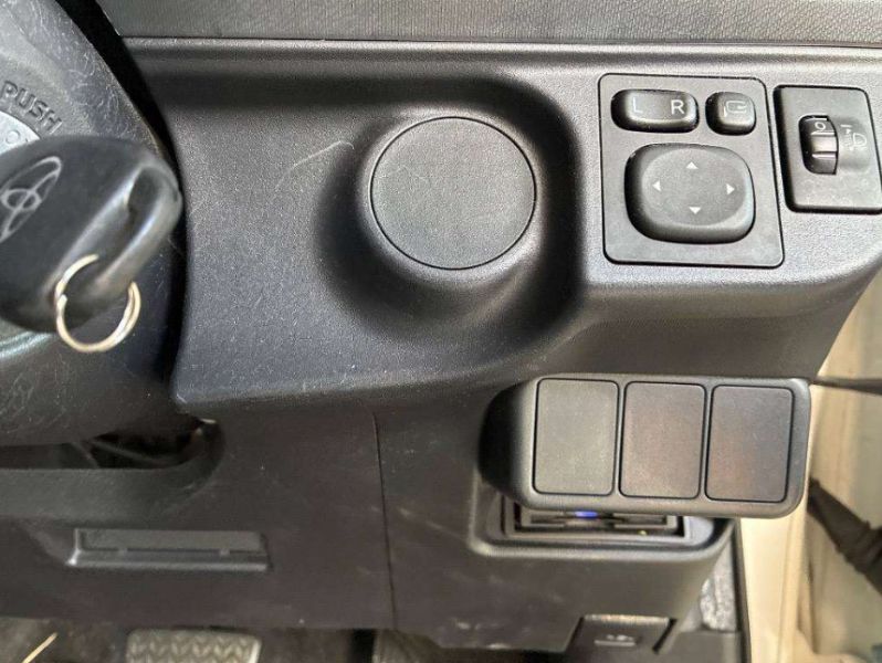  31055  TOYOTA AQUA  2017  