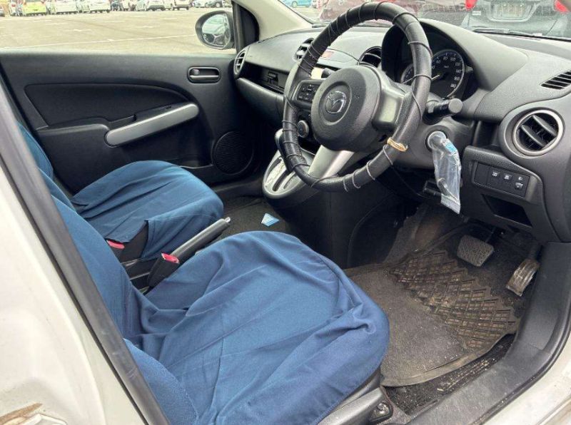  31056  MAZDA DEMIO  2012  