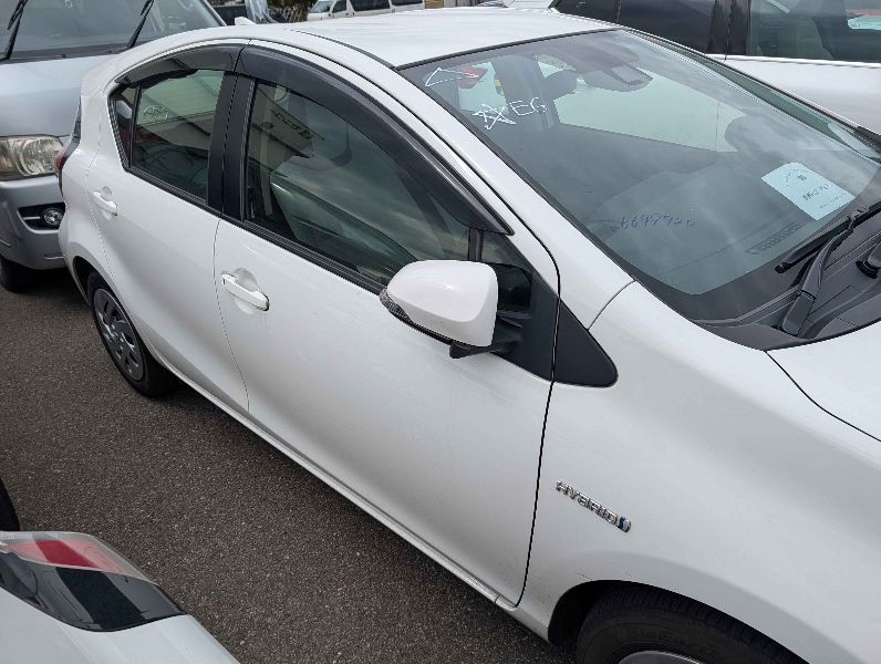  31059  TOYOTA AQUA  2018  