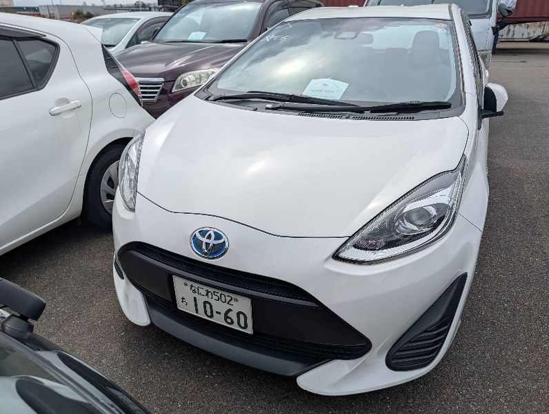  31059  TOYOTA AQUA  2018  