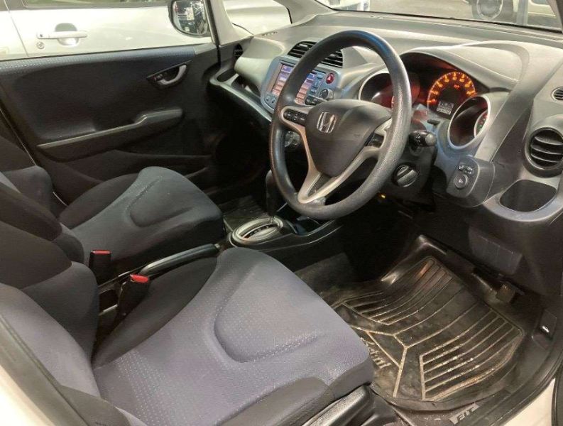  31068  HONDA FIT  2010  