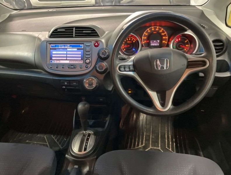  31068  HONDA FIT  2010  