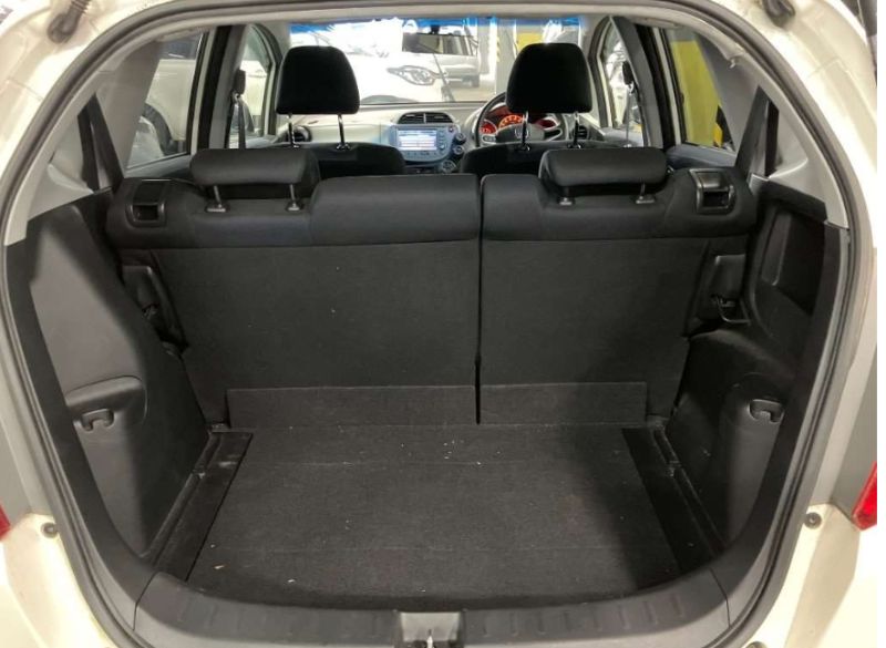  31068  HONDA FIT  2010  
