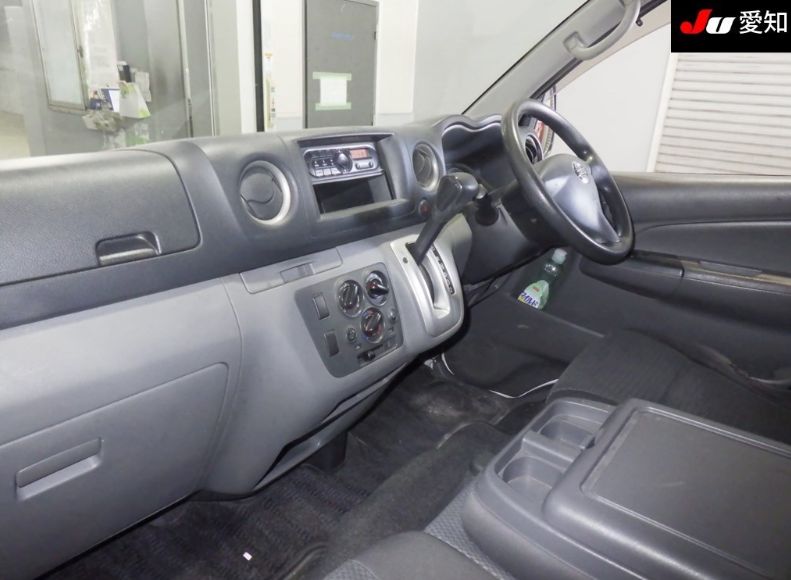  31072  NISSAN CARAVAN  2017  