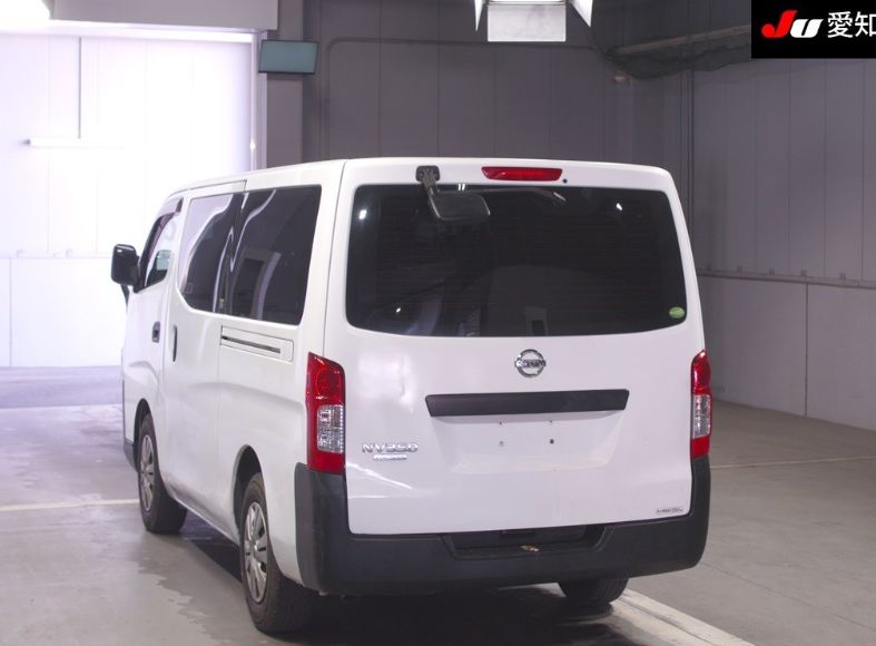  31072  NISSAN CARAVAN  2017  