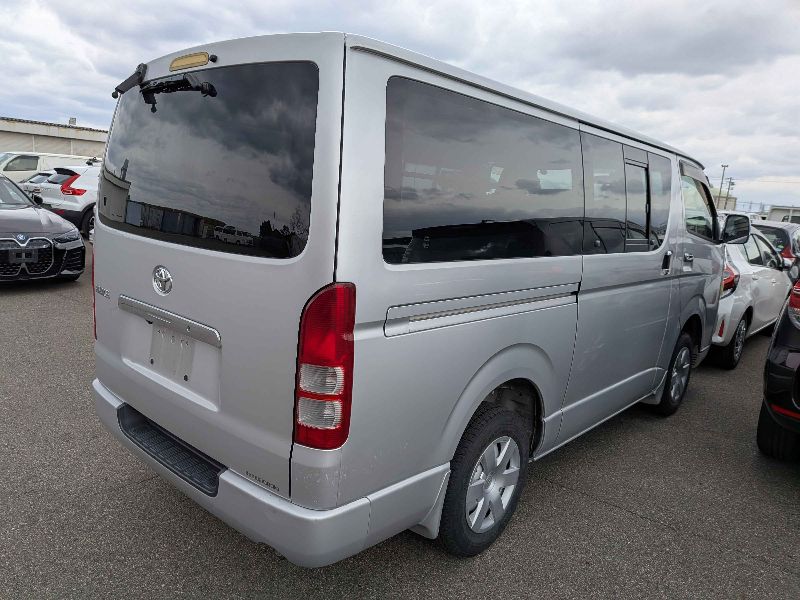  31073  TOYOTA HIACE  2004  