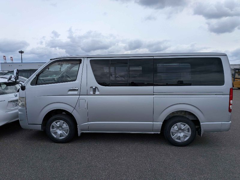  31073  TOYOTA HIACE  2004  