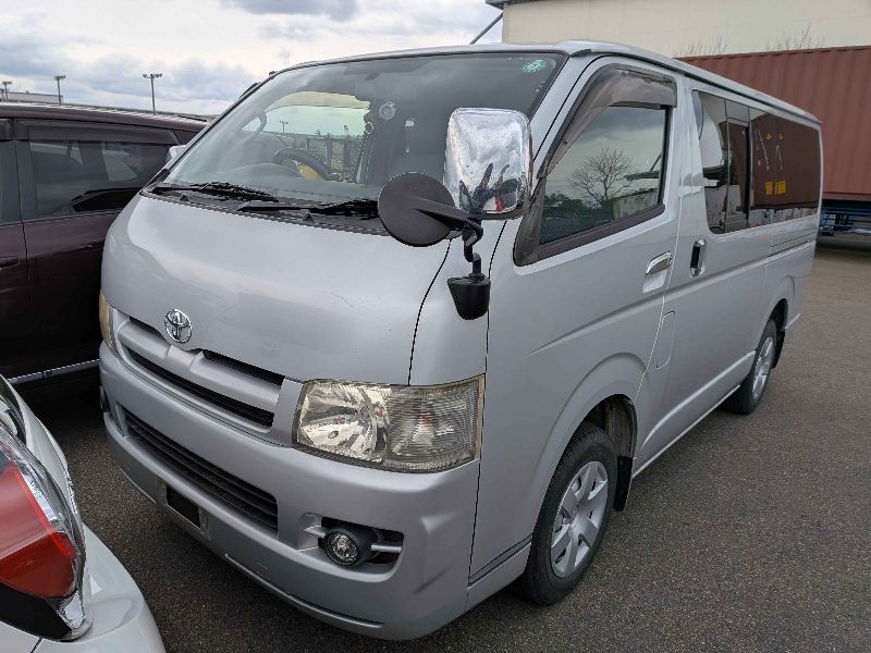  31073  TOYOTA HIACE  2004 