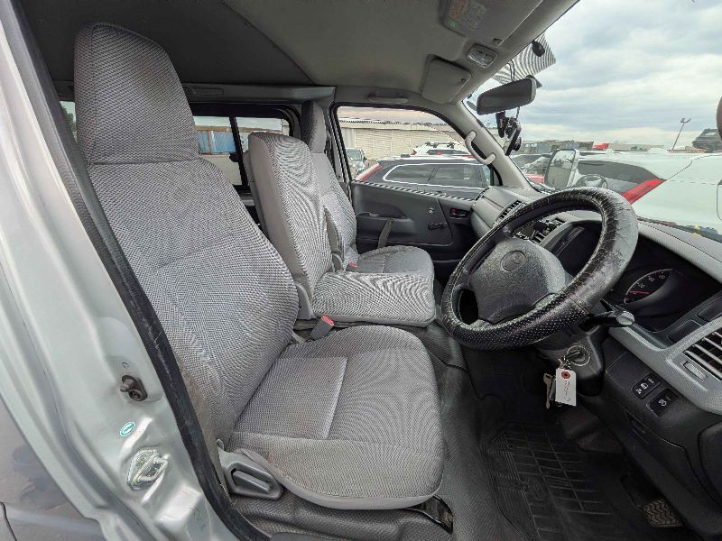  31073  TOYOTA HIACE  2004  