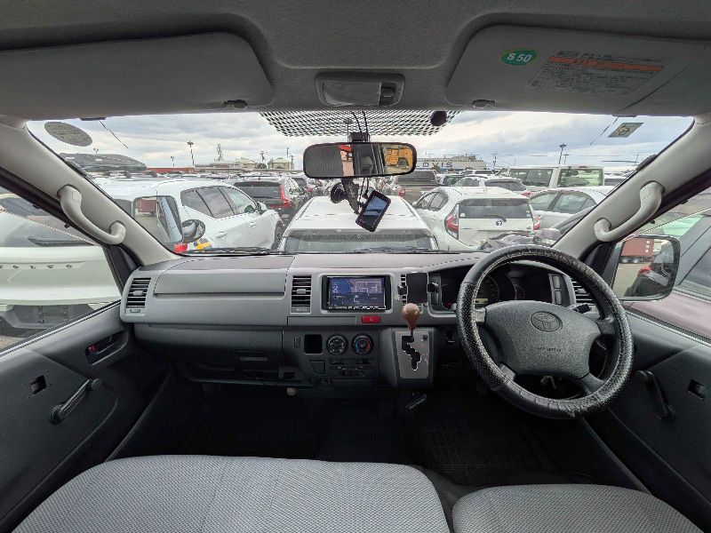  31073  TOYOTA HIACE  2004  