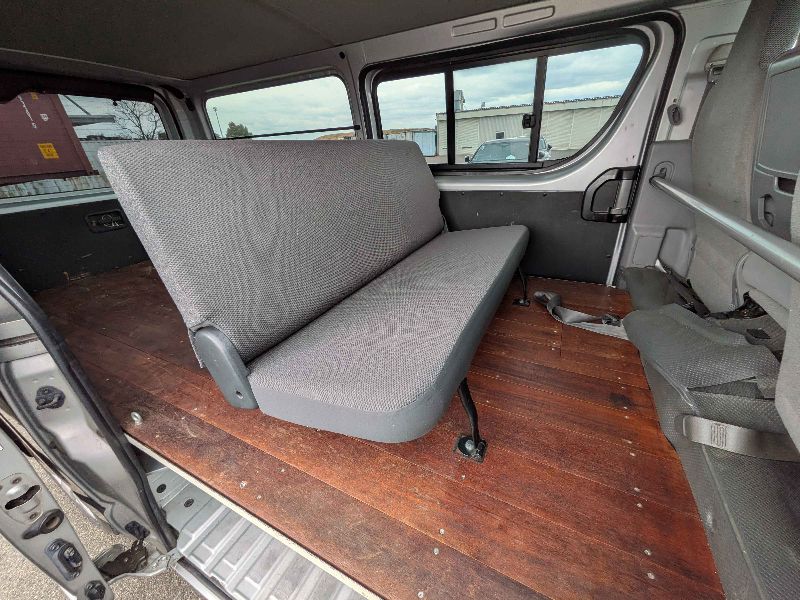  31073  TOYOTA HIACE  2004  