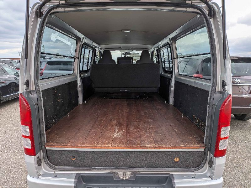  31073  TOYOTA HIACE  2004  