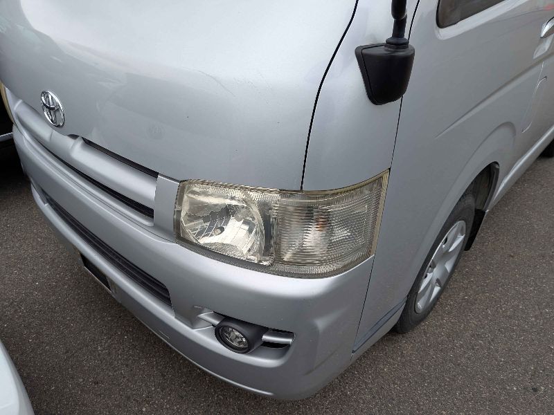  31073  TOYOTA HIACE  2004  
