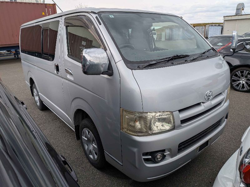  31073  TOYOTA HIACE  2004  