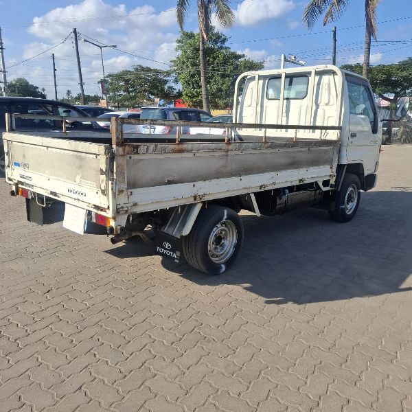  31074  TOYOTA TOYOACE TRUCK  2001  