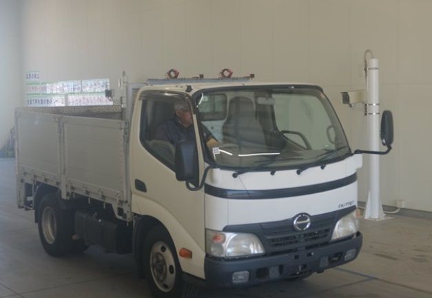  31090  HINO DUTRO  2010 