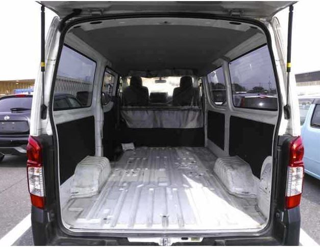  31096  NISSAN CARAVAN  2017  
