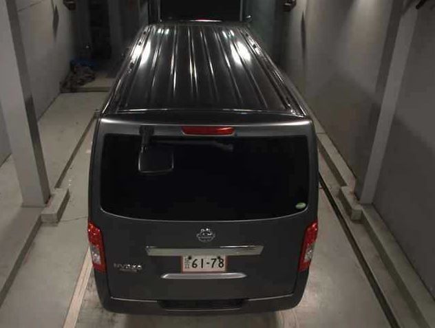  31099  NISSAN CARAVAN  2018  