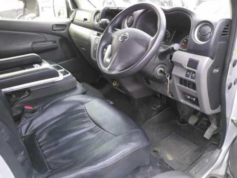  31100  NISSAN CARAVAN  2017  