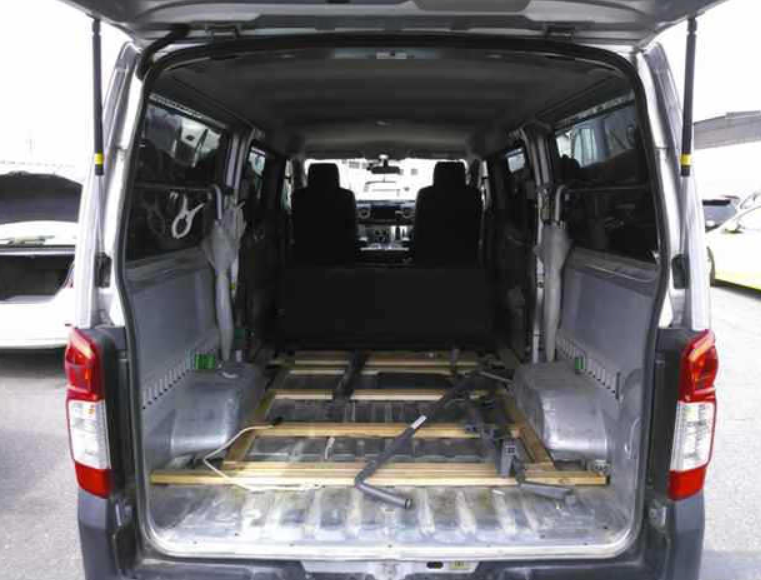  31100  NISSAN CARAVAN  2017  
