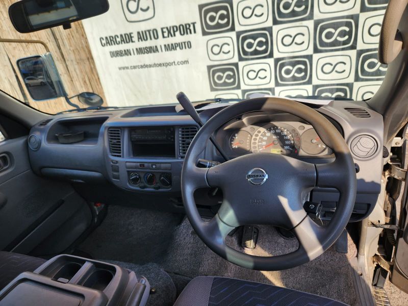  31104  NISSAN CARAVAN  2003  