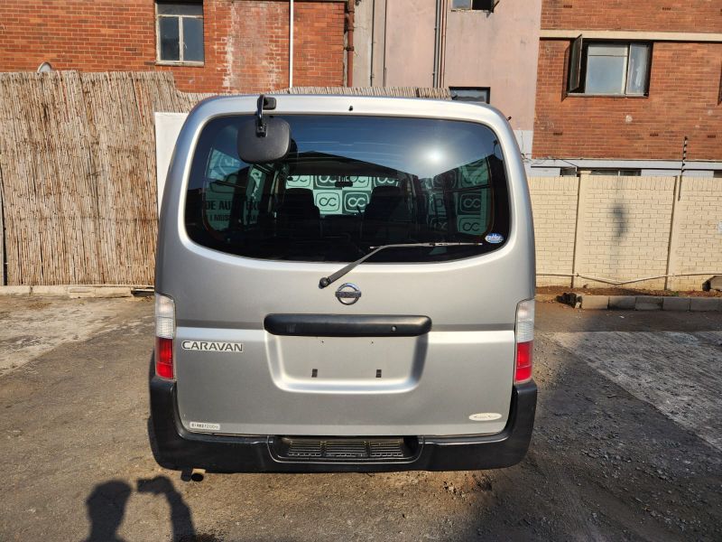  31104  NISSAN CARAVAN  2003  