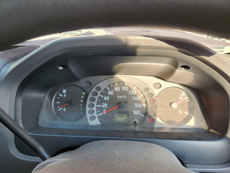  31104  NISSAN CARAVAN  2003  