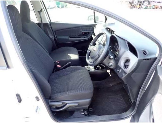  31118  TOYOTA VITZ  2016  