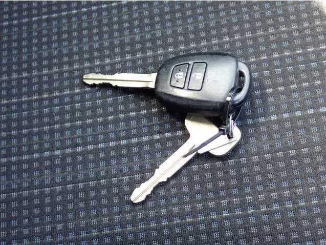  31118  TOYOTA VITZ  2016  