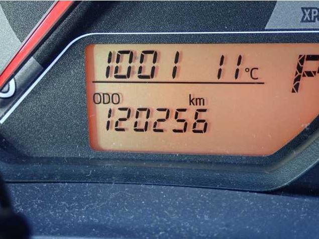  31118  TOYOTA VITZ  2016  