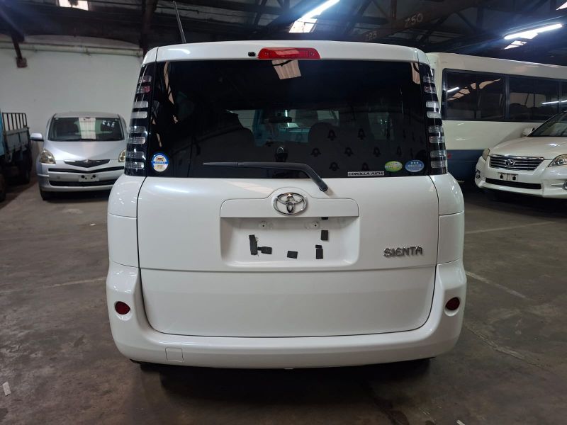  31127  TOYOTA SIENTA  2005  