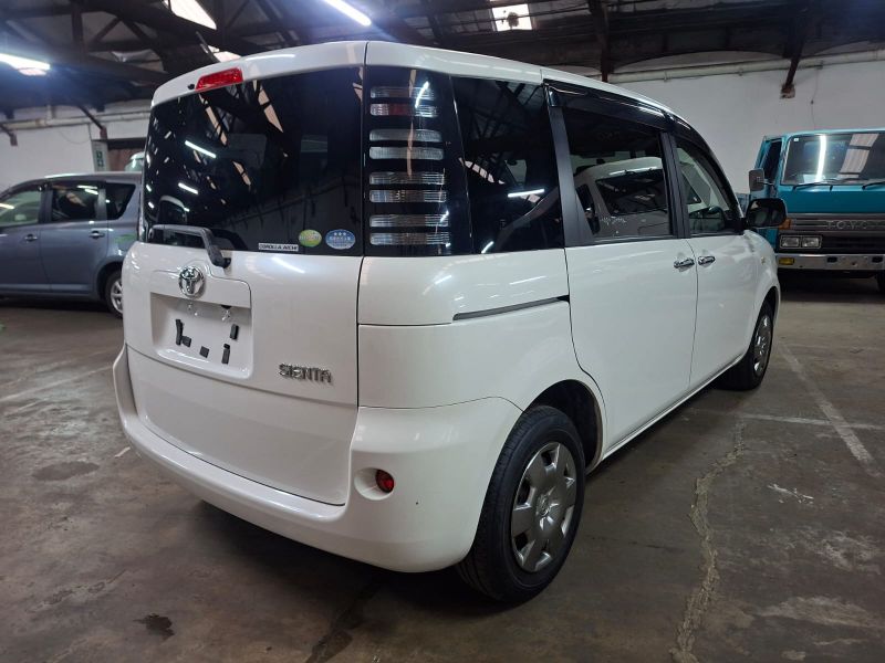  31127  TOYOTA SIENTA  2005  