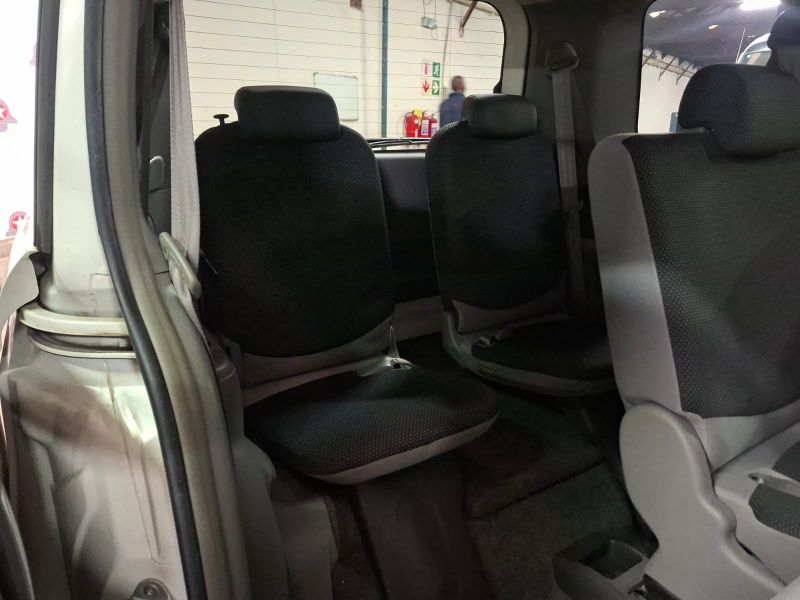  31127  TOYOTA SIENTA  2005  