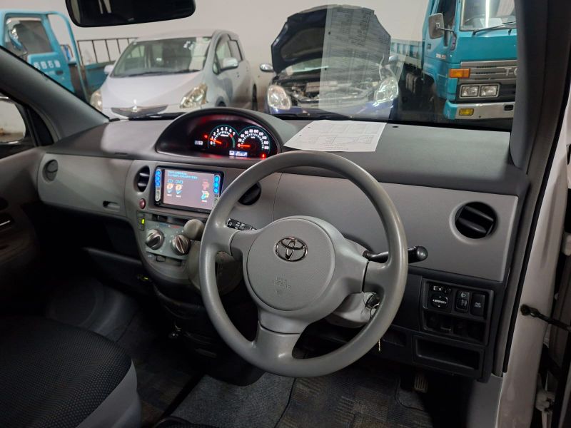  31127  TOYOTA SIENTA  2005  