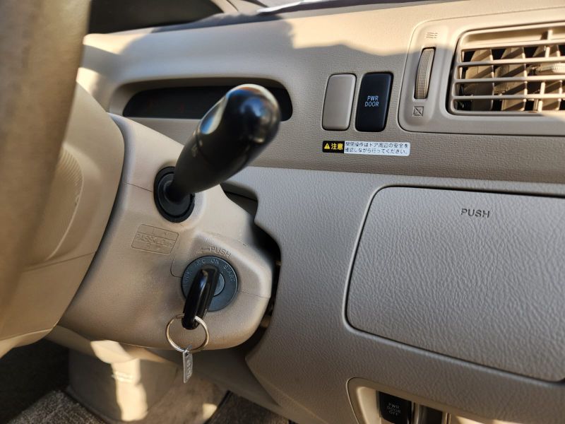  31139  TOYOTA RAUM  2005  