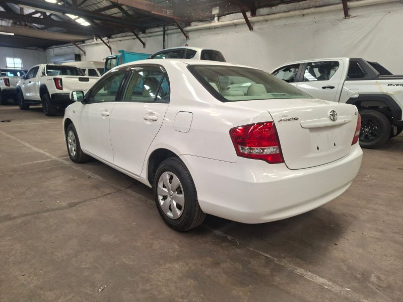 31144  TOYOTA COROLLA AXIO  2010  
