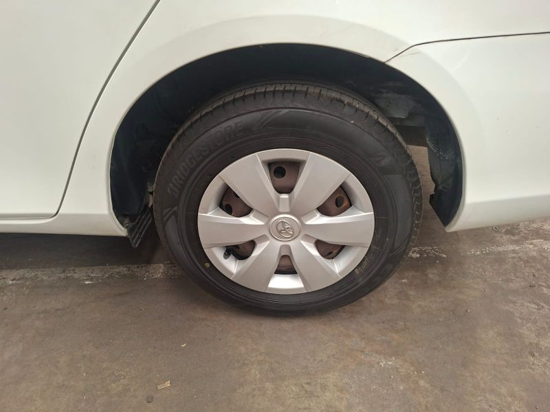  31144  TOYOTA COROLLA AXIO  2010  