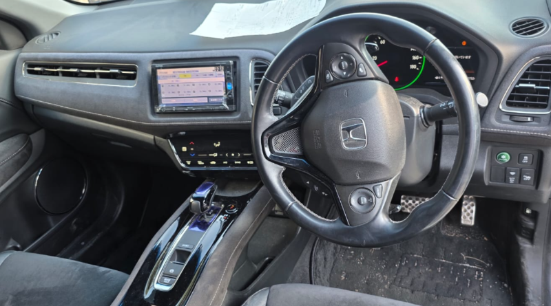  31159  HONDA VEZEL  2017  
