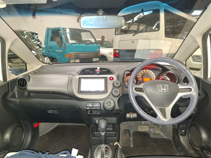  31162  HONDA FIT  2011  