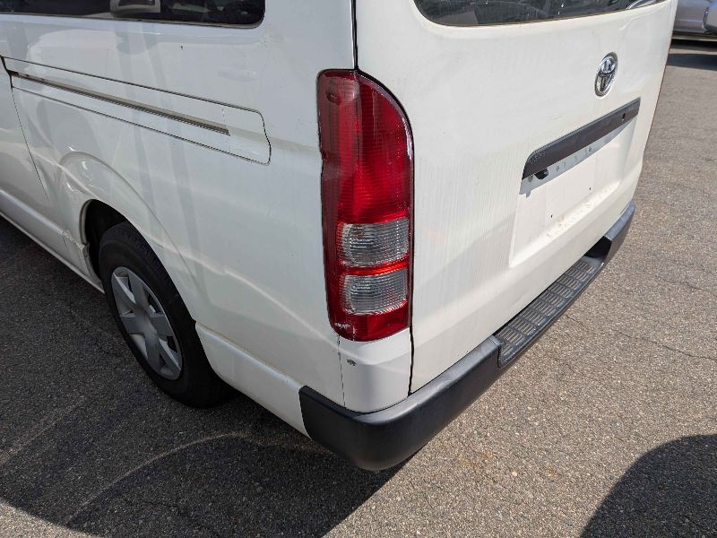  31184  TOYOTA HIACE  2017  