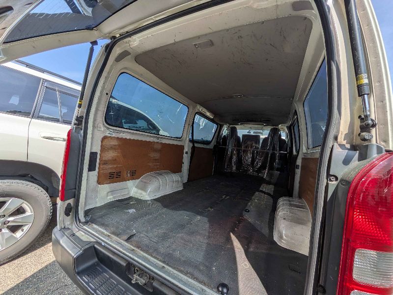  31184  TOYOTA HIACE  2017  