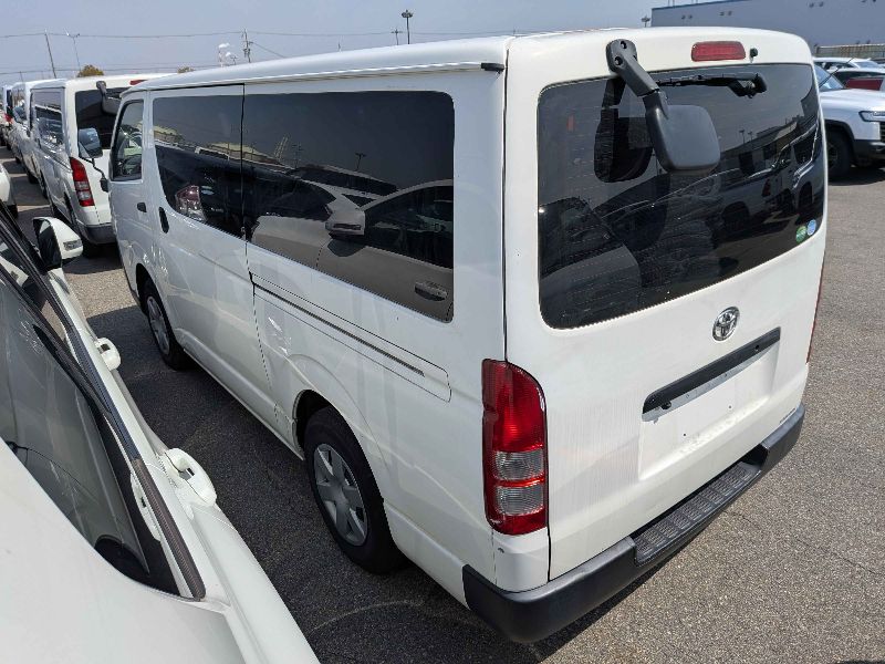 31184  TOYOTA HIACE  2017  
