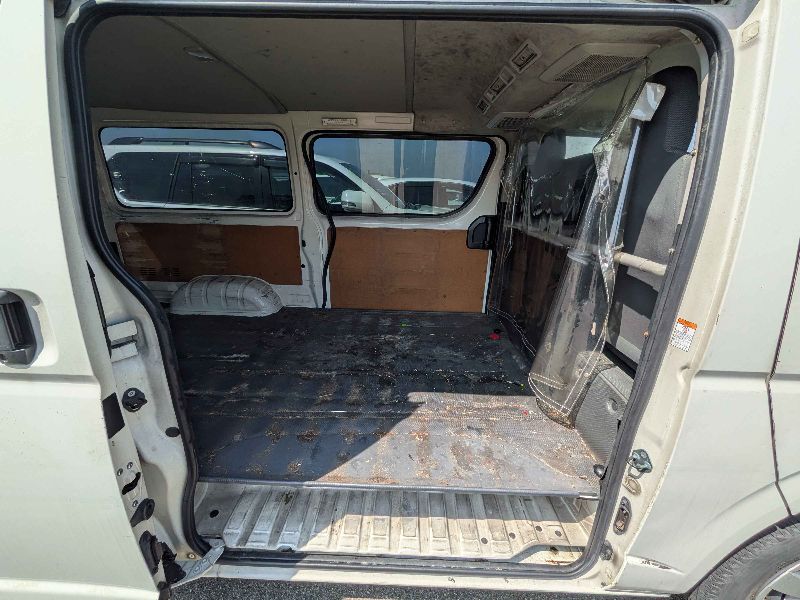  31184  TOYOTA HIACE  2017  