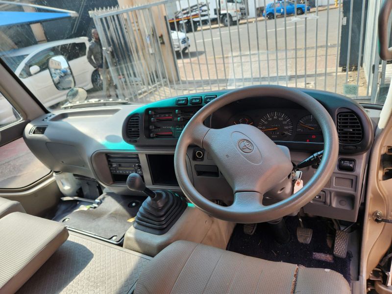  31192  TOYOTA COASTER  2006  