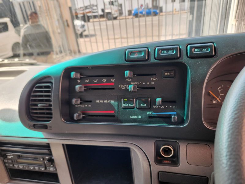  31192  TOYOTA COASTER  2006  