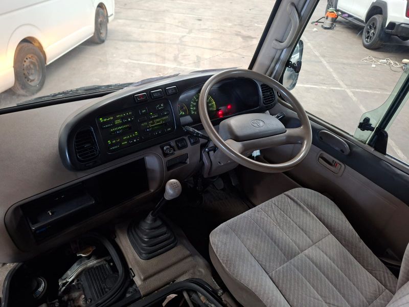  31205  TOYOTA COASTER  1999  