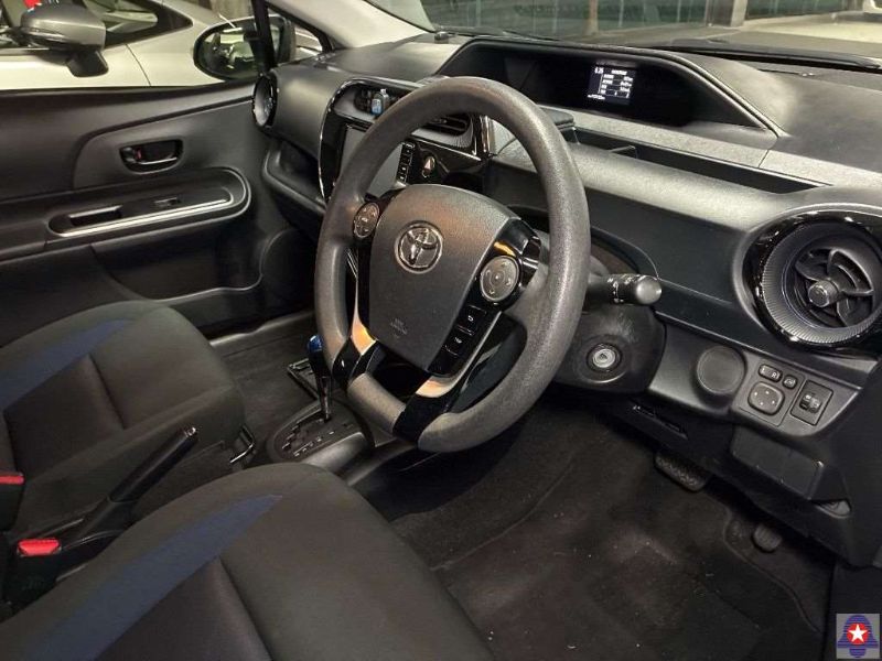  31208  TOYOTA AQUA  2018  