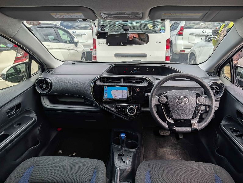  31208  TOYOTA AQUA  2018  